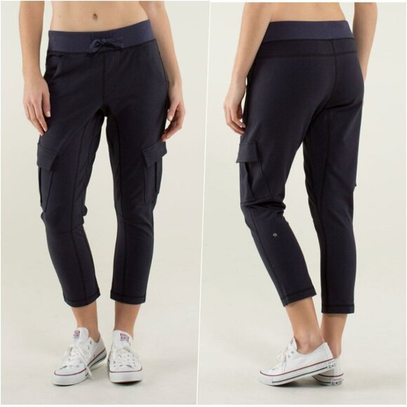 RARE Lululemon Slouchy Cropped Cargo Pants 8 NWOT - Picture 1 of 14